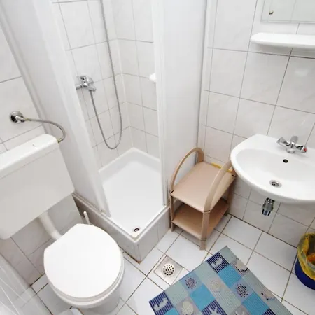 Apartment By The Sea Rtina - Miletici, Zadar - 3752 *